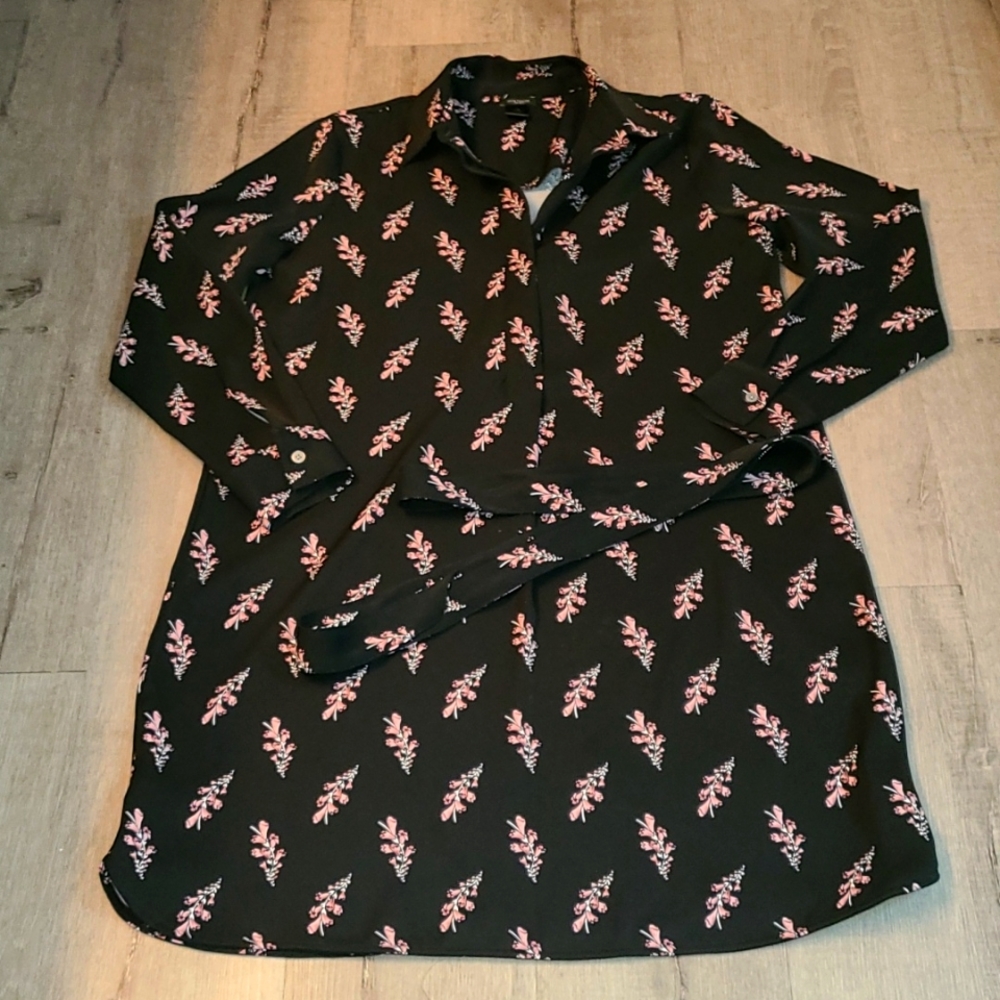 Ann Taylor long sleeve black dress with flowers